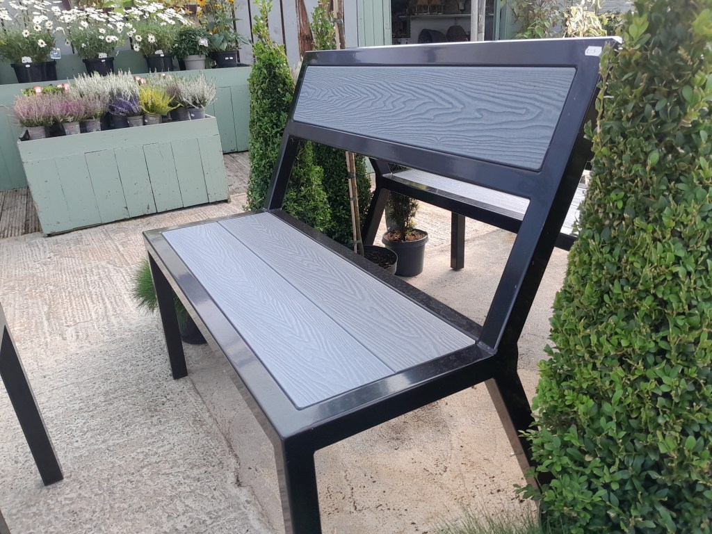 Modern, Maintenance-free Garden&nbsp;Furniture
